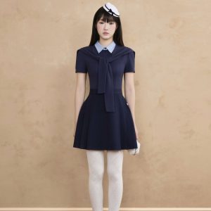 Đầm cổ đức phối kẻ chân xếp ly