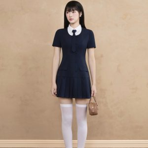 Đầm cổ U nhỏ phối sơ mi, chân xếp ly